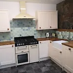 Friars Shott Cottage