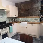 Friars Shott Cottage